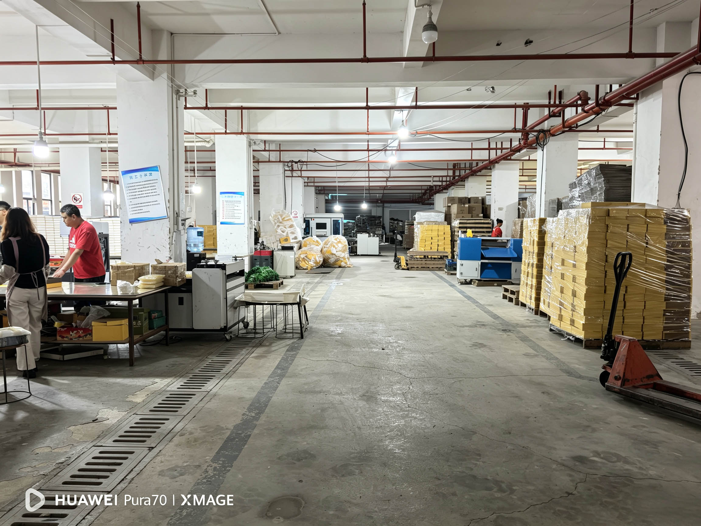 凯丰达生产车间成品堆放区